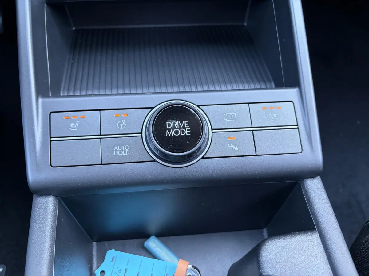 Pure Edition 64.8 kWh / Navigatie / Apple Carplay & Android Auto / Airco / Achteruitrijcamera / Stuur & Stoelverwarming /