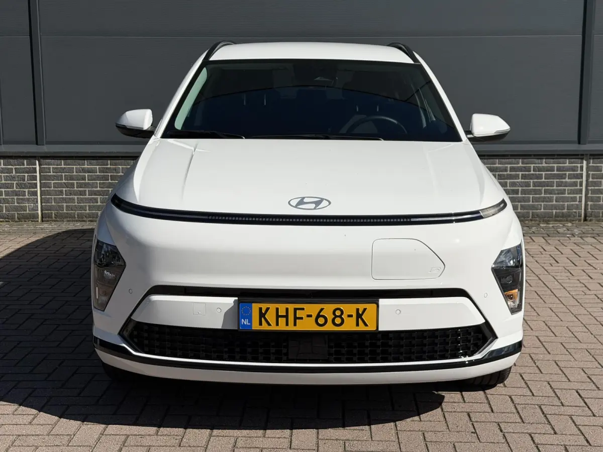 Pure Edition 64.8 kWh / Navigatie / Apple Carplay & Android Auto / Airco / Achteruitrijcamera / Stuur & Stoelverwarming /