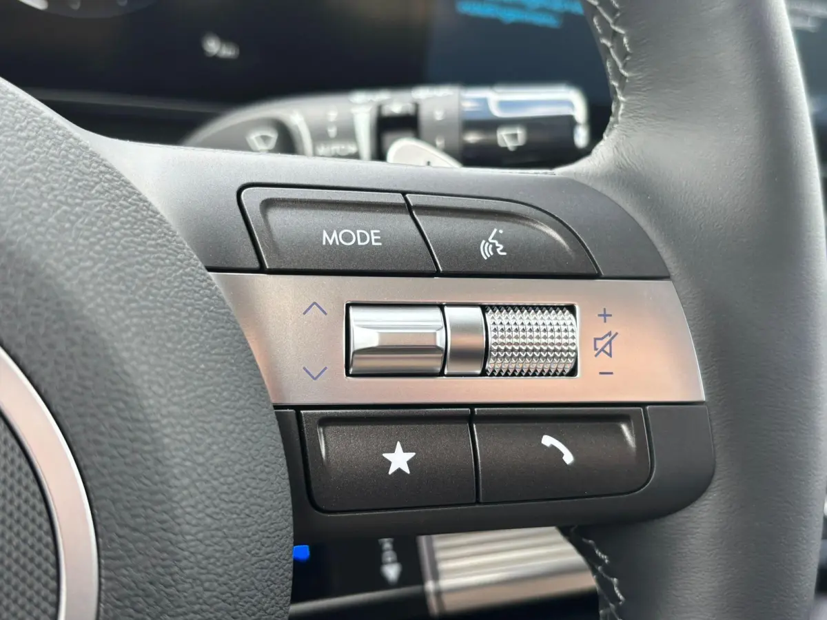 1.6 GDI HEV Comfort Smart /  Direct Leverbaar / Navigatie / 18" LMV / Adaptieve Cruise Control / Parkeersensoren voor en achter /