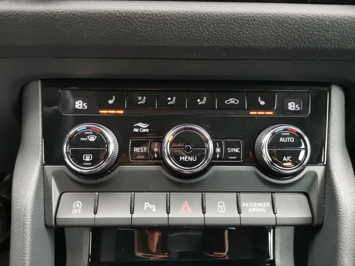 1.5 TSI 150pk DSG Edition 7p Skoda Kodiaq 1.5 TSI 150pk DSG Bus. Edition 7p (Trekhaak,Navi,Keyless)