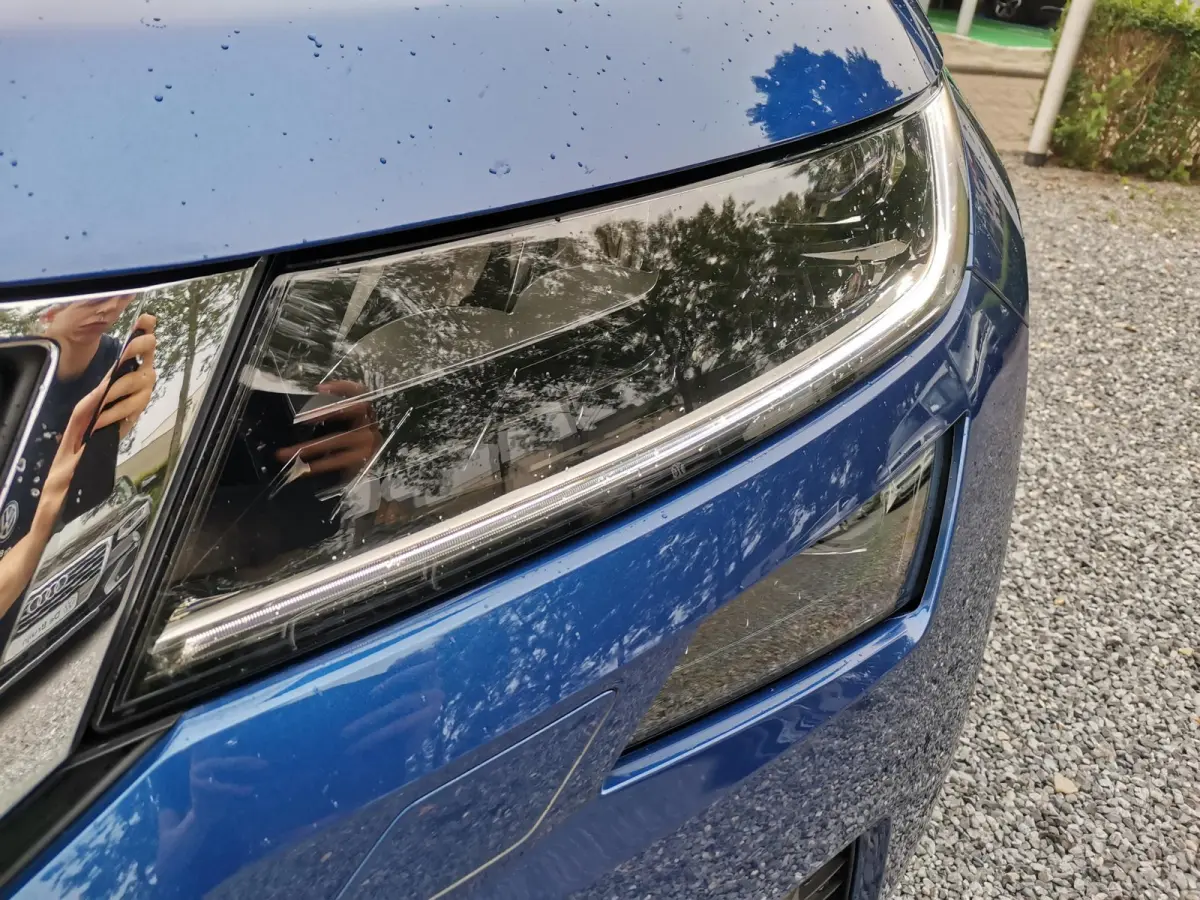 1.5 TSI 150pk DSG Edition 7p Skoda Kodiaq 1.5 TSI 150pk DSG Bus. Edition 7p (Trekhaak,Navi,Keyless)