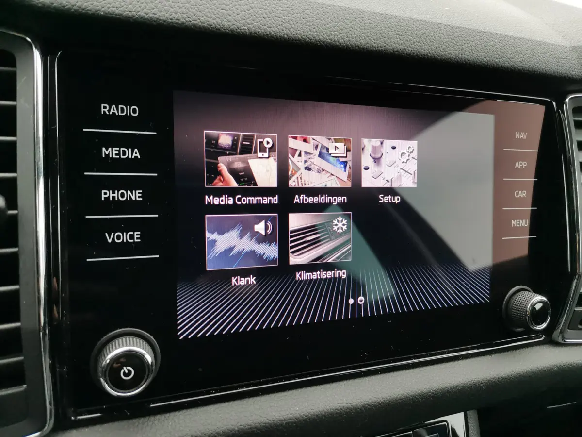 1.5 TSI 150pk DSG Edition 7p Skoda Kodiaq 1.5 TSI 150pk DSG Bus. Edition 7p (Trekhaak,Navi,Keyless)