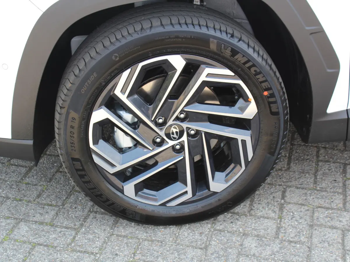 1.6 T-GDI HEV Premium / Lederen Bekleding / Stoelverwarming & Verkoeling / Elektr. Verstelbare Stoelen met Geheugen / 360 graden Camera /