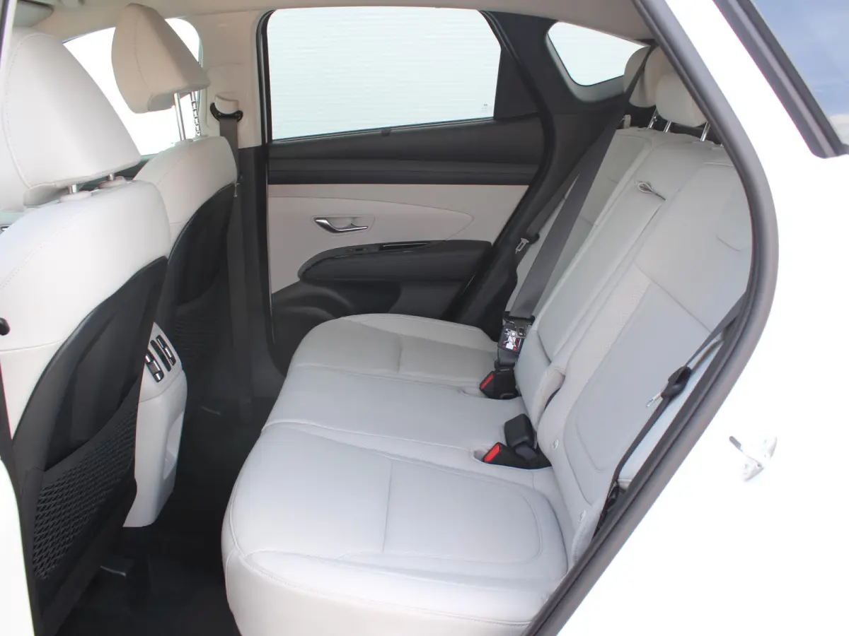 1.6 T-GDI HEV Premium / Lederen Bekleding / Stoelverwarming & Verkoeling / Elektr. Verstelbare Stoelen met Geheugen / 360 graden Camera /