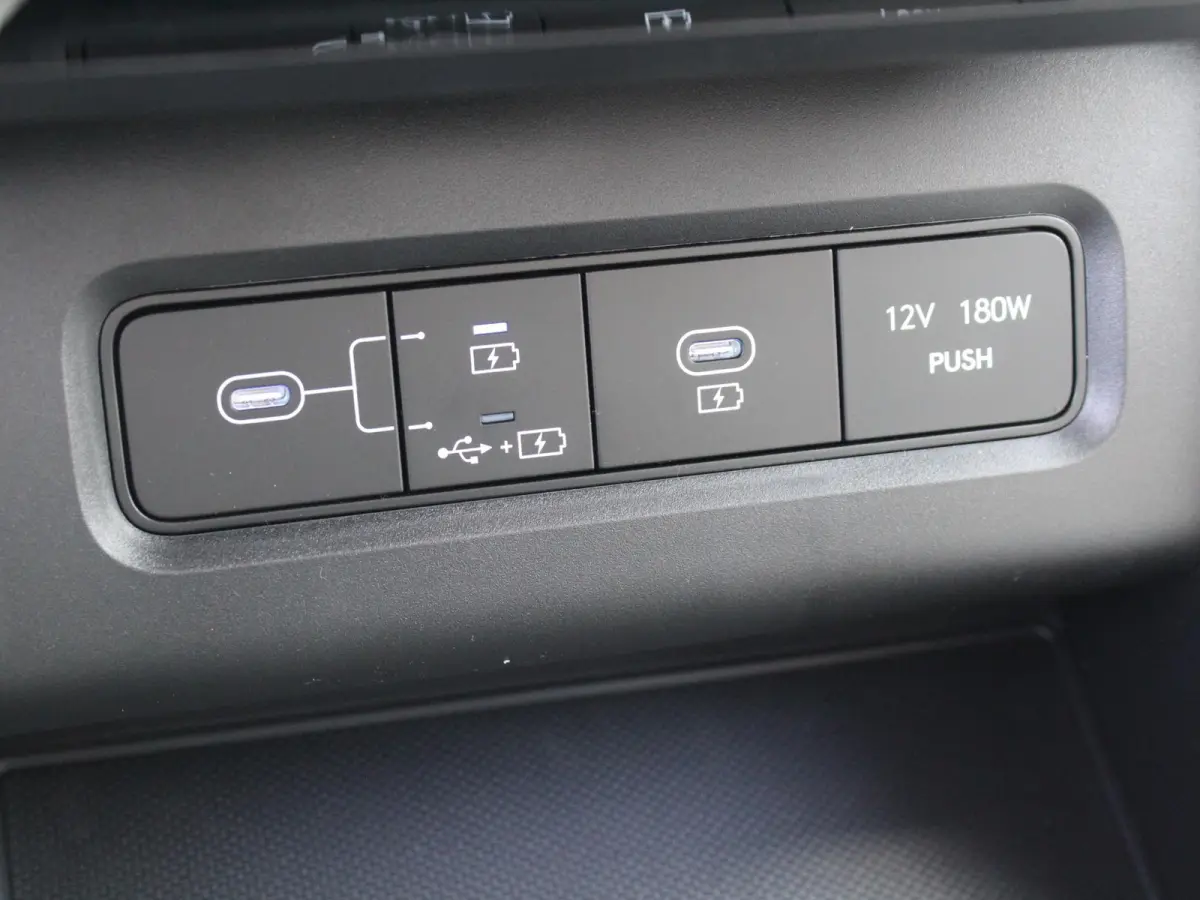 1.6 T-GDI HEV Premium / Lederen Bekleding / Stoelverwarming & Verkoeling / Elektr. Verstelbare Stoelen met Geheugen / 360 graden Camera /