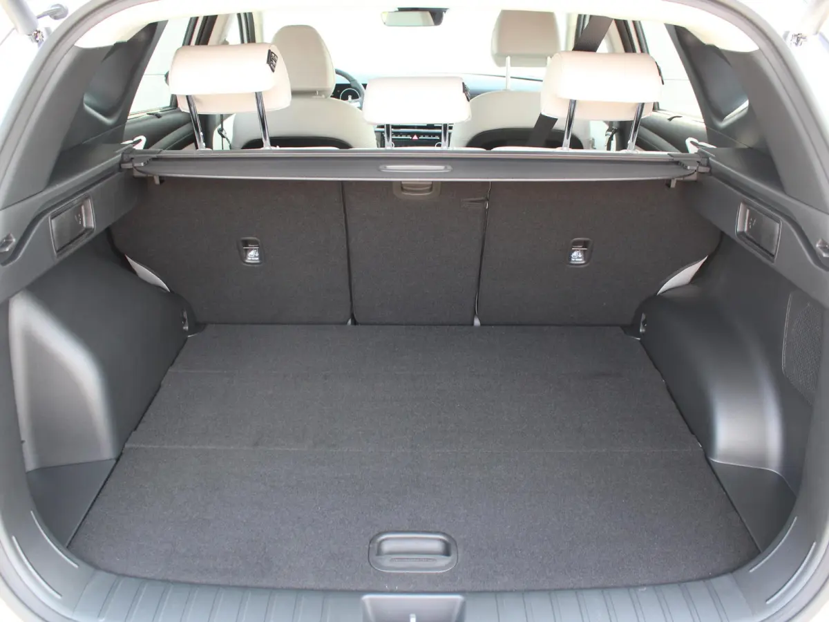 1.6 T-GDI HEV Premium / Lederen Bekleding / Stoelverwarming & Verkoeling / Elektr. Verstelbare Stoelen met Geheugen / 360 graden Camera /