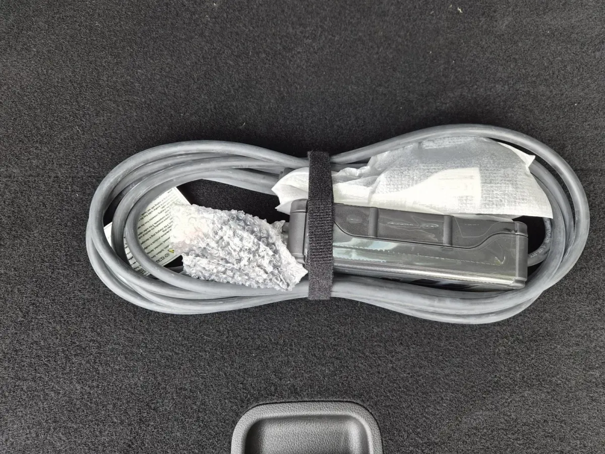1.6 T-GDI PHEV Comfort Smart 4WD / SOH 100% / Dealer onderhouden / Fabrieksgarantie tot 06-2027 / Trekhaak afneembaar / Trekgewicht 1350 kg / Stuur- & Stoelverwarming / Achteruitrijcamera / 