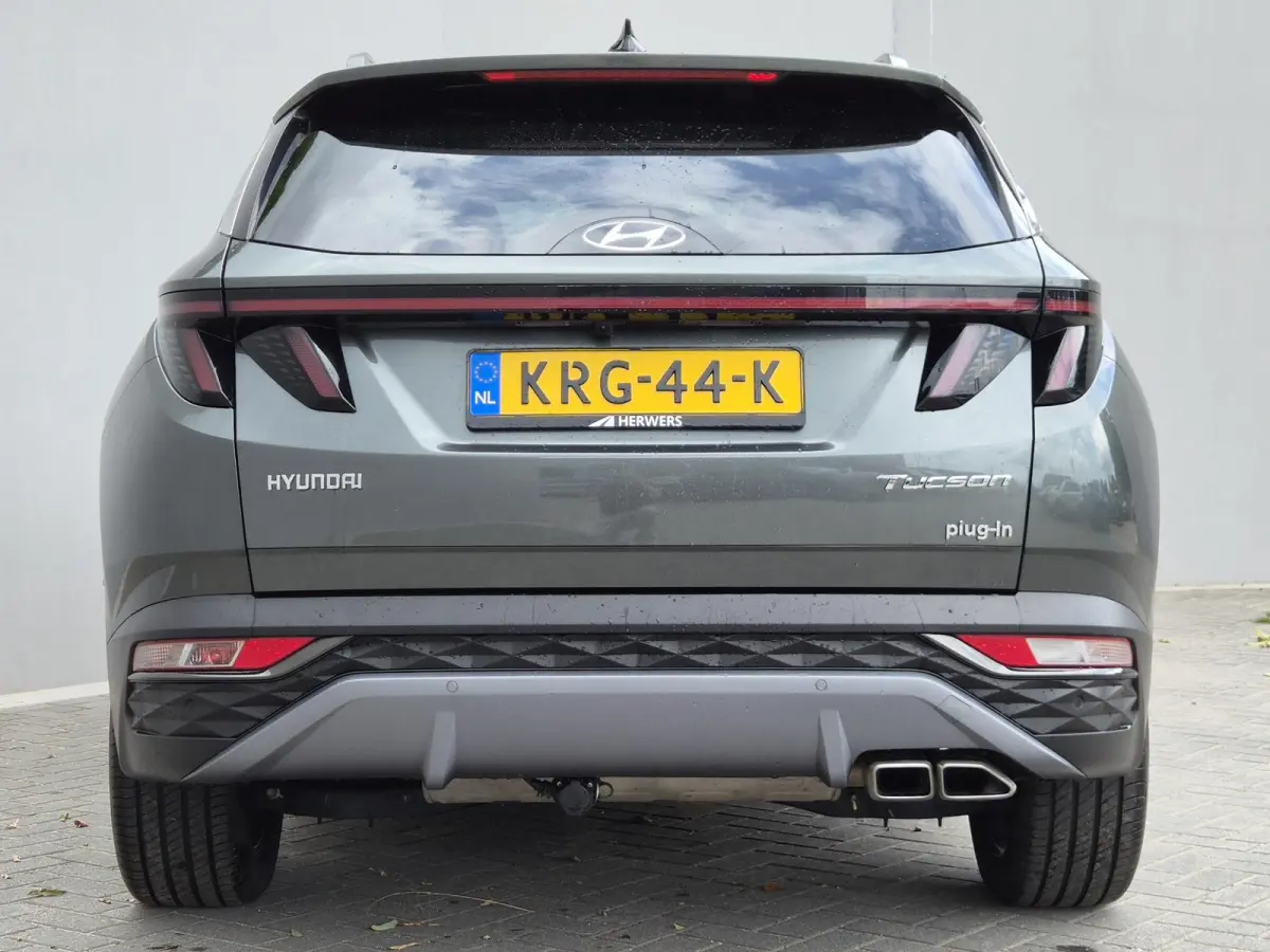 1.6 T-GDI PHEV Comfort Smart 4WD / SOH 100% / Dealer onderhouden / Fabrieksgarantie tot 06-2027 / Trekhaak afneembaar / Trekgewicht 1350 kg / Stuur- & Stoelverwarming / Achteruitrijcamera / 