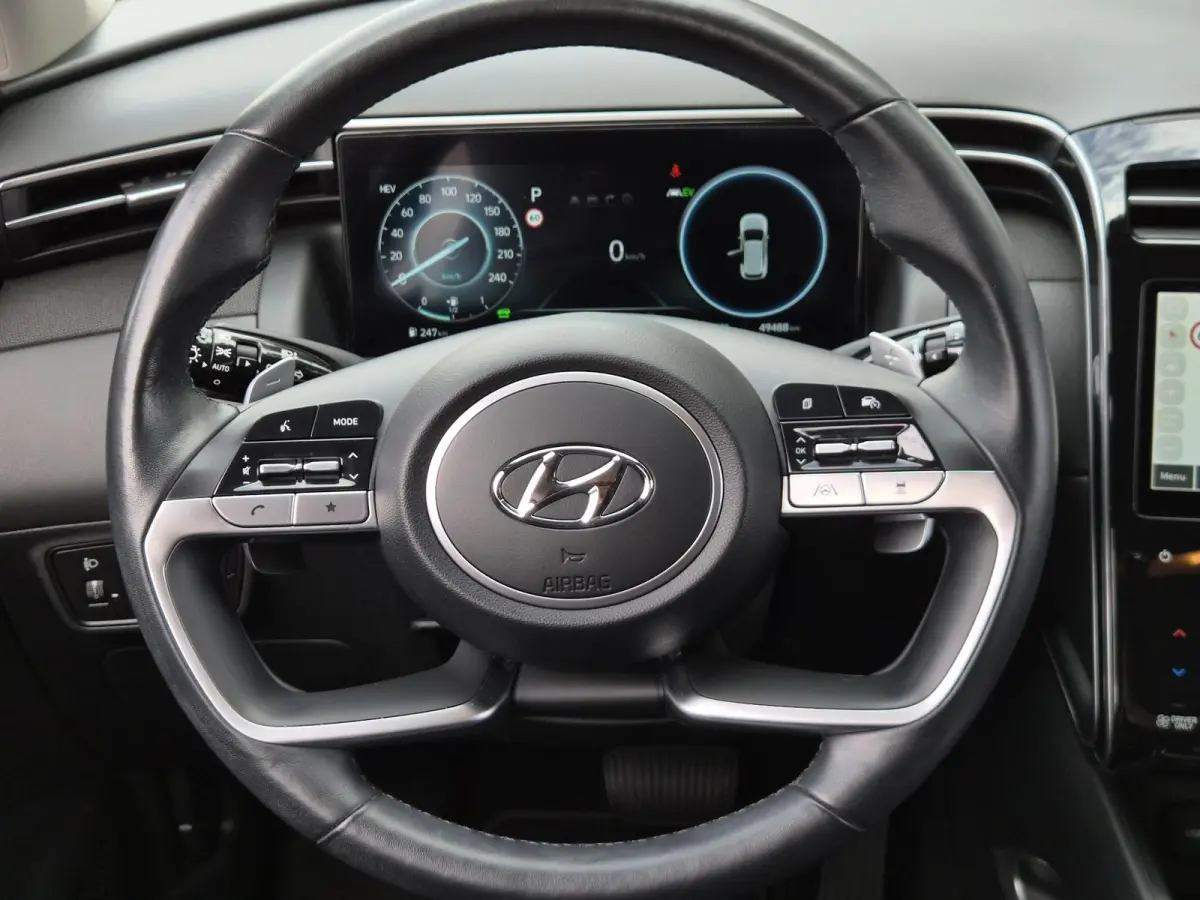 1.6 T-GDI PHEV Comfort Smart 4WD / SOH 100% / Dealer onderhouden / Fabrieksgarantie tot 06-2027 / Trekhaak afneembaar / Trekgewicht 1350 kg / Stuur- & Stoelverwarming / Achteruitrijcamera / 