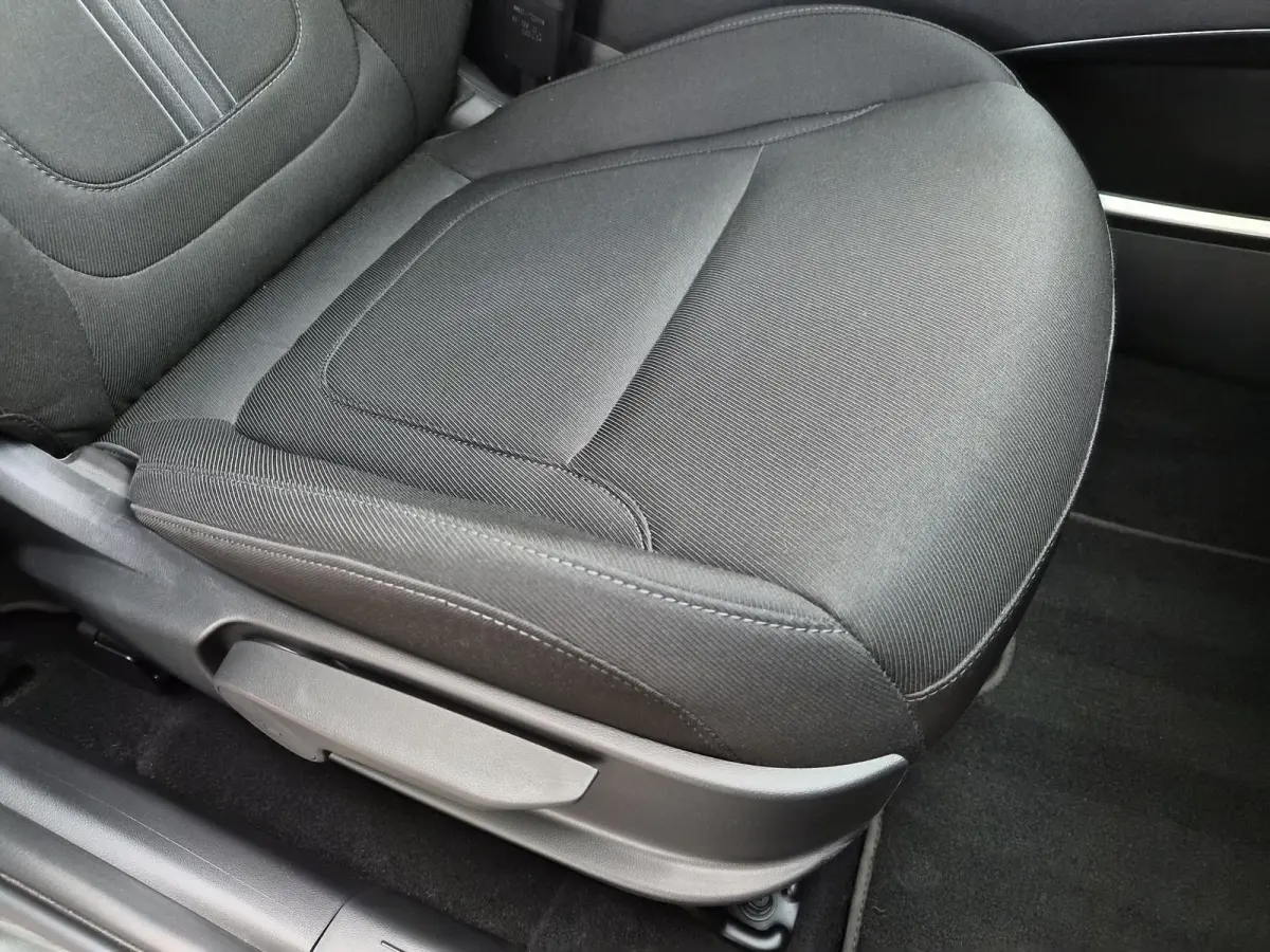 1.6 T-GDI PHEV Comfort Smart 4WD / SOH 100% / Dealer onderhouden / Fabrieksgarantie tot 06-2027 / Trekhaak afneembaar / Trekgewicht 1350 kg / Stuur- & Stoelverwarming / Achteruitrijcamera / 