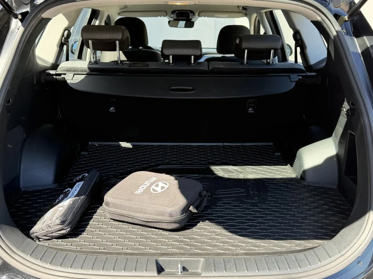 1.6 T-GDI PHEV Comfort Smart / Dealer onderhouden / Fabrieksgarantie tot 03-2028 / 1.350 kg trekhaak Afneembaar / Navigatie / Dodehoek Detectie / Camera / Elektr. Stoelen / Stoelverwarming /