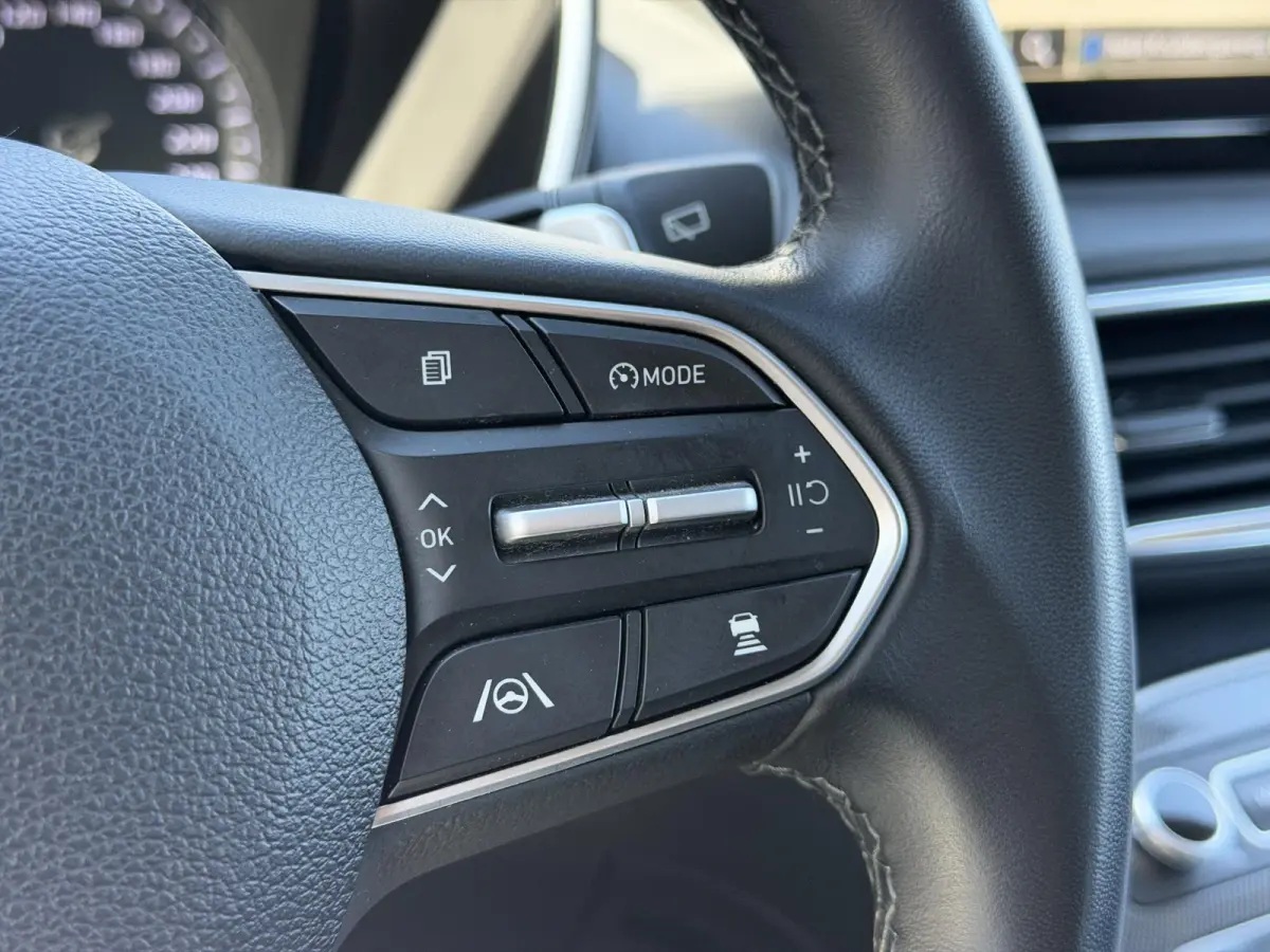 1.6 T-GDI PHEV Comfort Smart / Dealer onderhouden / Fabrieksgarantie tot 03-2028 / 1.350 kg trekhaak Afneembaar / Navigatie / Dodehoek Detectie / Camera / Elektr. Stoelen / Stoelverwarming /