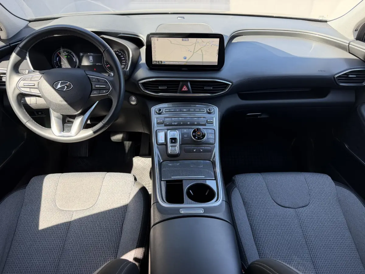 1.6 T-GDI PHEV Comfort Smart / Dealer onderhouden / Fabrieksgarantie tot 03-2028 / 1.350 kg trekhaak Afneembaar / Navigatie / Dodehoek Detectie / Camera / Elektr. Stoelen / Stoelverwarming /