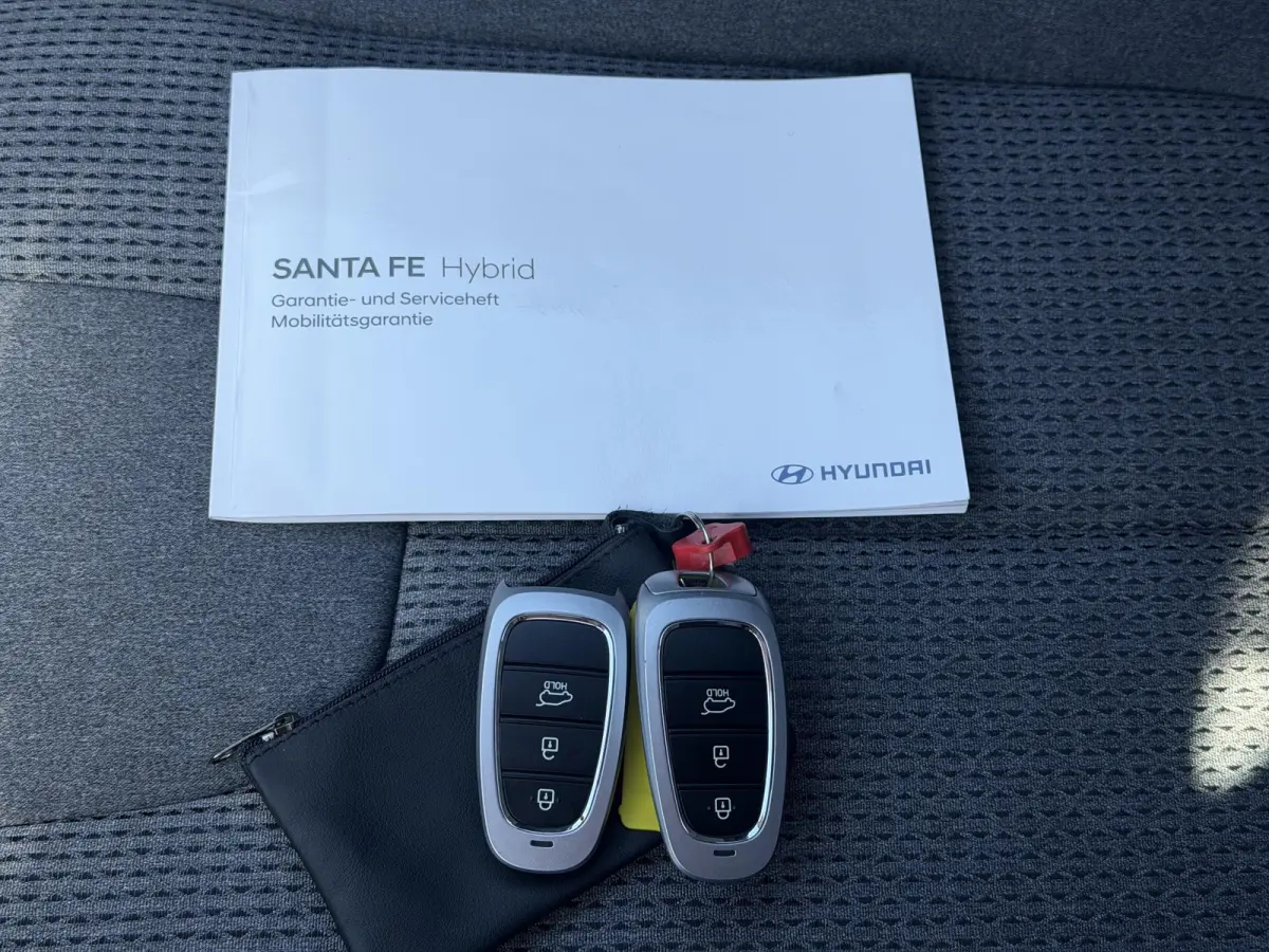 1.6 T-GDI PHEV Comfort Smart / Dealer onderhouden / Fabrieksgarantie tot 03-2028 / 1.350 kg trekhaak Afneembaar / Navigatie / Dodehoek Detectie / Camera / Elektr. Stoelen / Stoelverwarming /