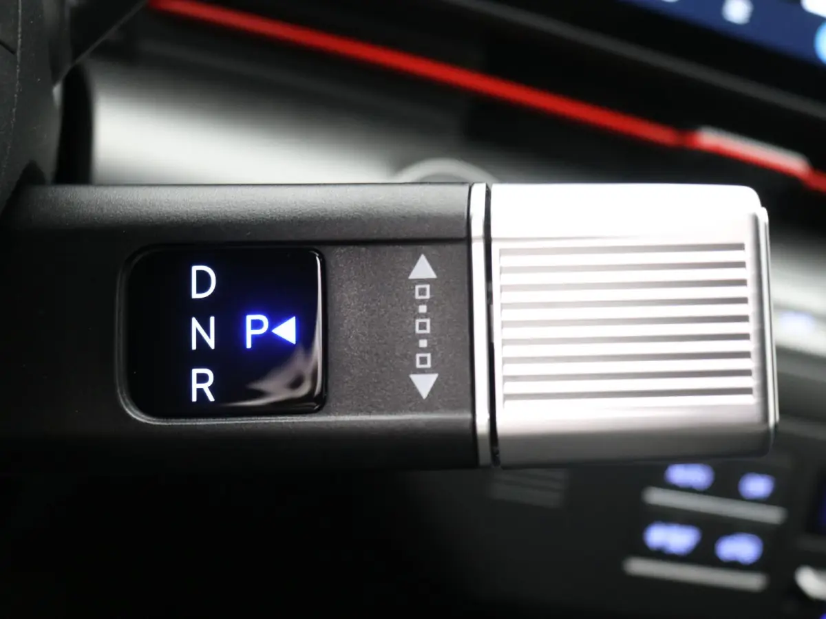 1.6 GDI HEV N Line / Rijklaarprijs / Modeljaar 2026 / Navigatie / Apple & Android auto / Stuurverwarming / Stoelverwarming Voor + Achter /