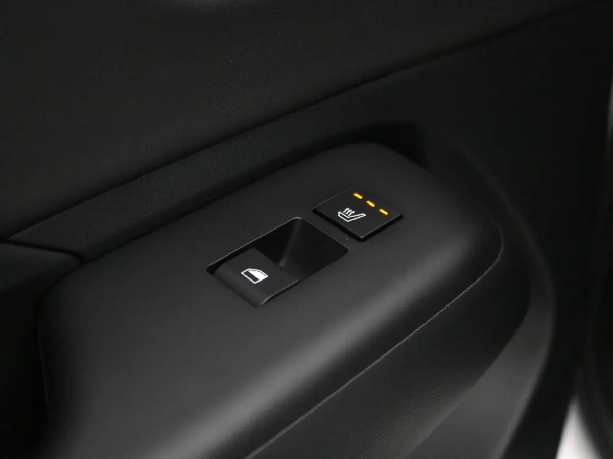 1.6 GDI HEV N Line / Rijklaarprijs / Modeljaar 2026 / Navigatie / Apple & Android auto / Stuurverwarming / Stoelverwarming Voor + Achter /