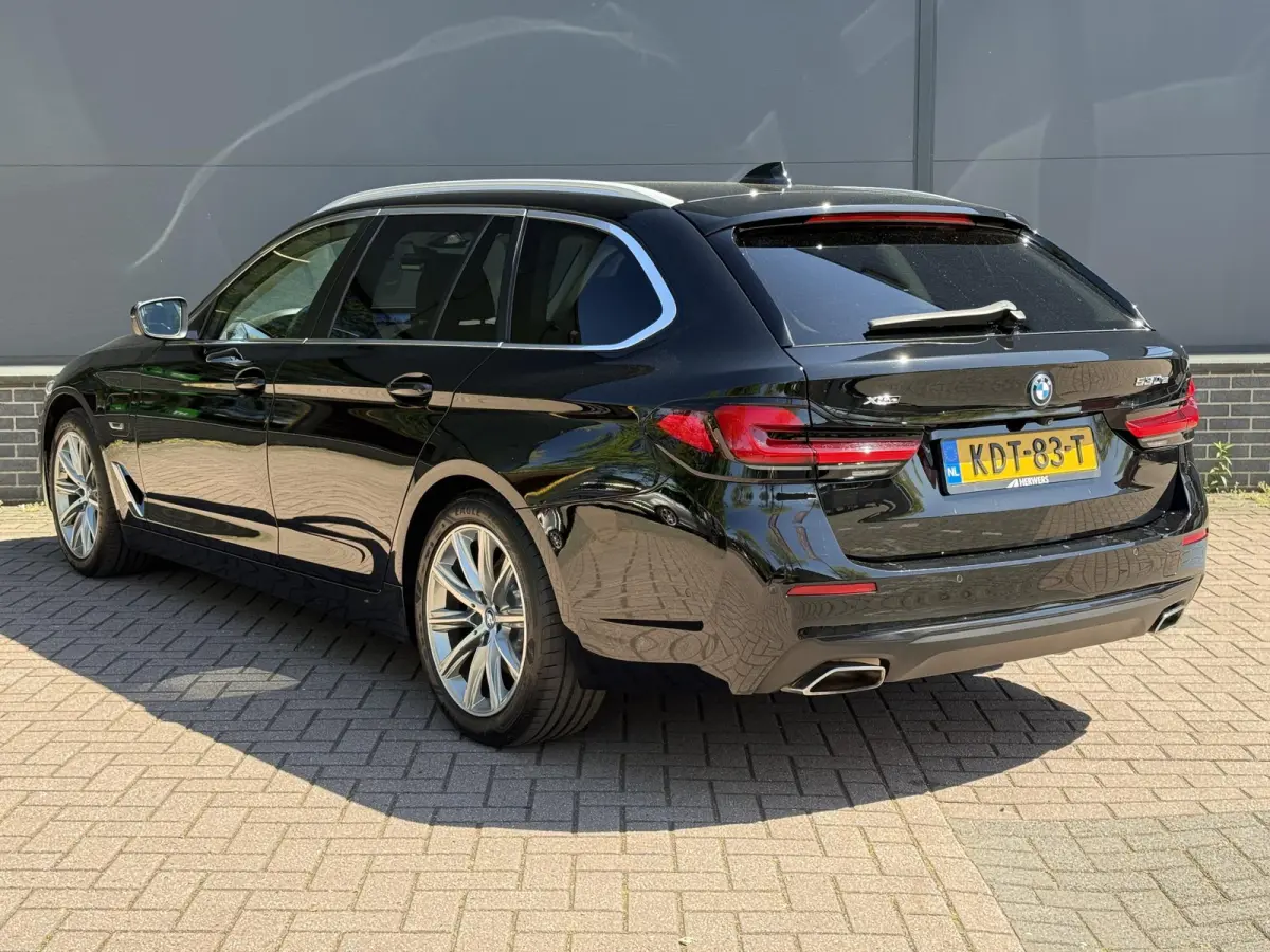 5 Serie Touring 530e xDrive Executive / Elektrische trekhaak 2.000 kg / SOH 89% / LED / Volledig Dealer Onderhouden / Leder / Apple Carplay/Android Auto / Camera / Navigatie / Stoel Verwarmi