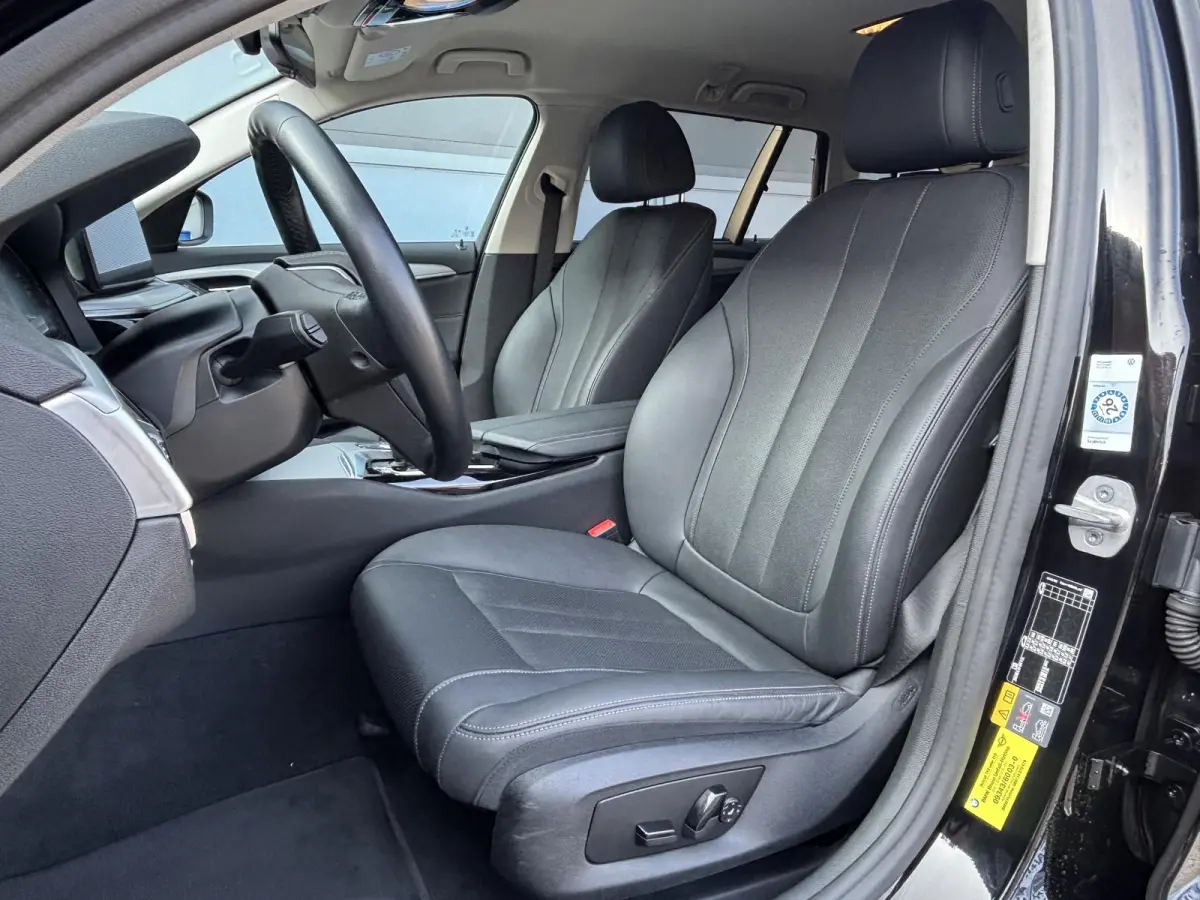 5 Serie Touring 530e xDrive Executive / Elektrische trekhaak 2.000 kg / SOH 89% / LED / Volledig Dealer Onderhouden / Leder / Apple Carplay/Android Auto / Camera / Navigatie / Stoel Verwarmi