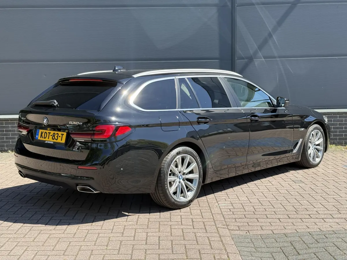 5 Serie Touring 530e xDrive Executive / Elektrische trekhaak 2.000 kg / SOH 89% / LED / Volledig Dealer Onderhouden / Leder / Apple Carplay/Android Auto / Camera / Navigatie / Stoel Verwarmi