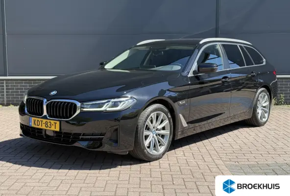 5 Serie Touring 530e xDrive Executive / Elektrische trekhaak 2.000 kg / SOH 89% / LED / Volledig Dealer Onderhouden / Leder / Apple Carplay/Android Auto / Camera / Navigatie / Stoel Verwarmi