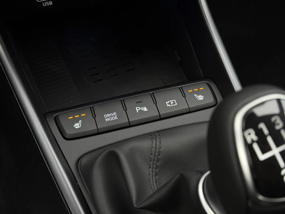 1.0 T-GDI Premium / Dodehoekdetectie / Stoel- & Stuurverwarming / Achteruitrijcamera / Climate Control / Cruise Control