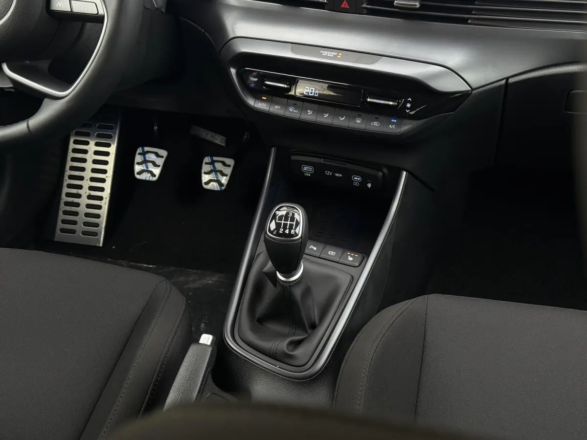 1.0 T-GDI Premium / Dodehoekdetectie / Stoel- & Stuurverwarming / Achteruitrijcamera / Climate Control / Cruise Control