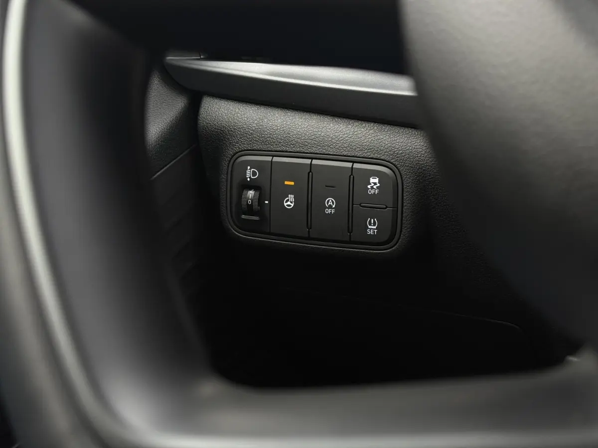 1.0 T-GDI Premium / Dodehoekdetectie / Stoel- & Stuurverwarming / Achteruitrijcamera / Climate Control / Cruise Control