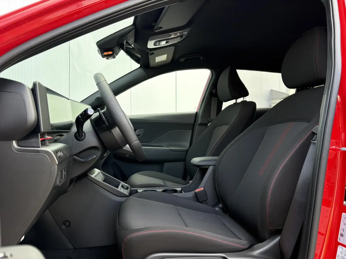 N Line Business 64.8 kWh / €1000,- Voordeel / Uit Voorraad Leverbaar / Navigatie / Cruise Control Adaptief / Stoel+Stuur Verwarming /