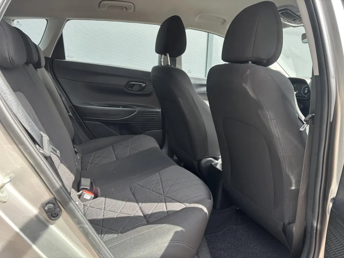 1.0 T-GDI Comfort Smart / Automaat / Dealer onderhouden / Navigatie / Apple Carplay & Android Auto / Achteruitrijcamera / Voor-achteruitrijsensoren /