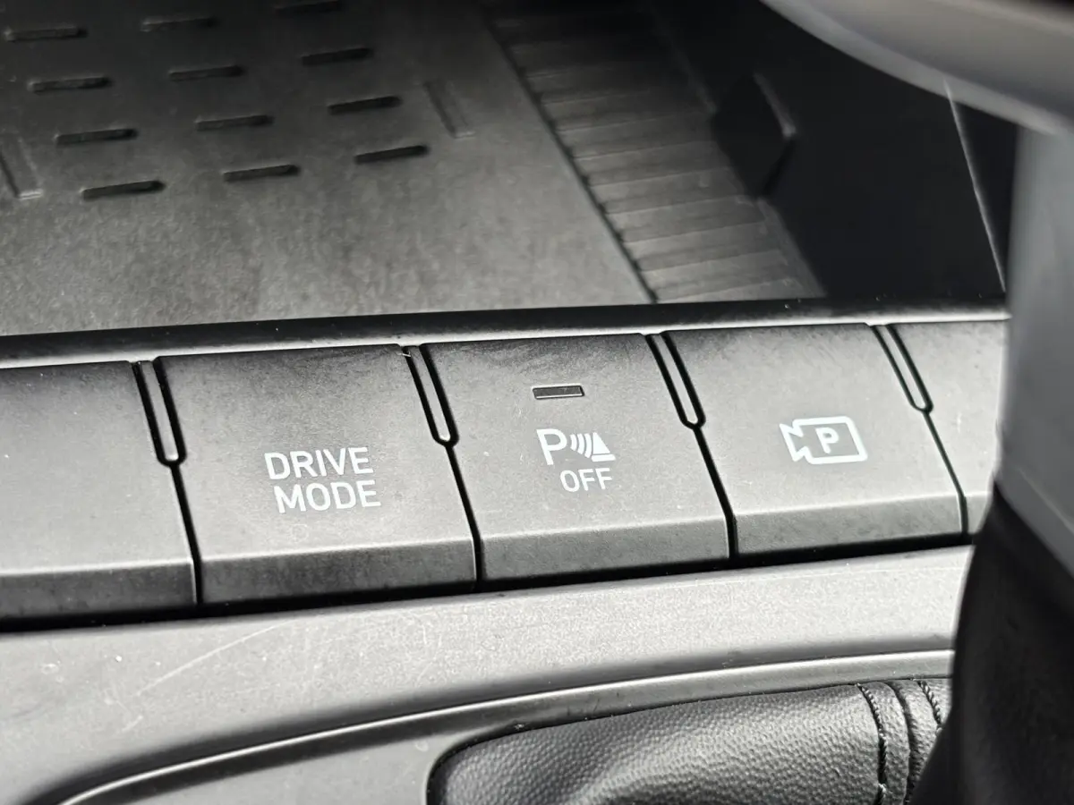 1.0 T-GDI Comfort Smart / Automaat / Dealer onderhouden / Navigatie / Apple Carplay & Android Auto / Achteruitrijcamera / Voor-achteruitrijsensoren /