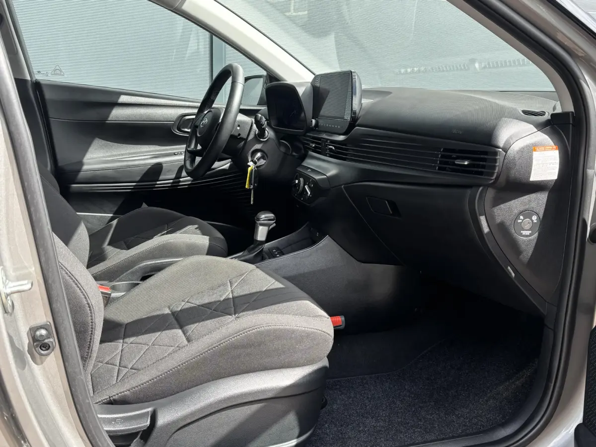 1.0 T-GDI Comfort Smart / Automaat / Dealer onderhouden / Navigatie / Apple Carplay & Android Auto / Achteruitrijcamera / Voor-achteruitrijsensoren /