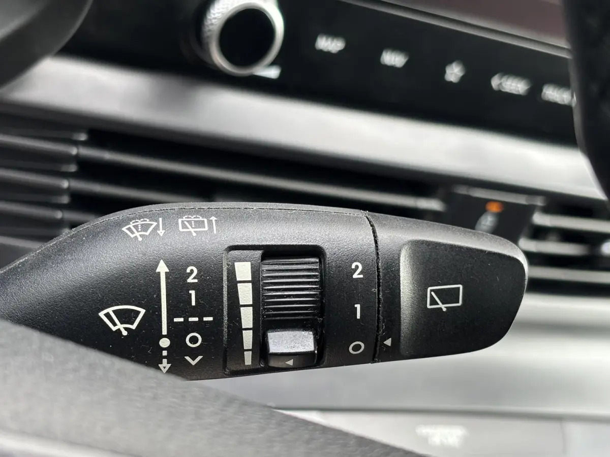 1.0 T-GDI Comfort Smart / Automaat / Dealer onderhouden / Navigatie / Apple Carplay & Android Auto / Achteruitrijcamera / Voor-achteruitrijsensoren /