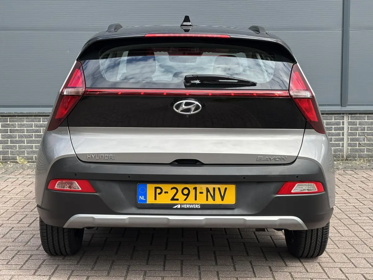 1.0 T-GDI Comfort Smart / Automaat / Dealer onderhouden / Navigatie / Apple Carplay & Android Auto / Achteruitrijcamera / Voor-achteruitrijsensoren /