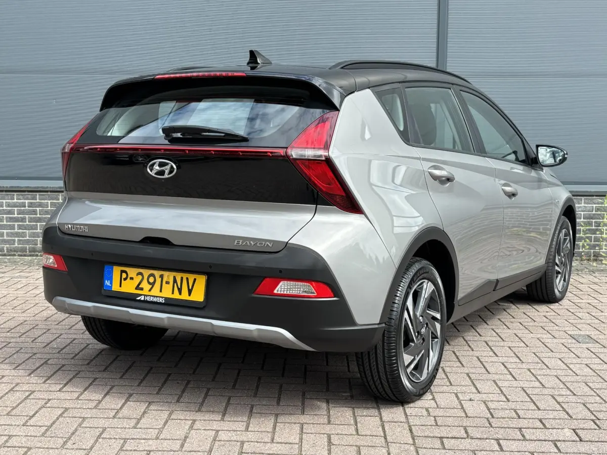 1.0 T-GDI Comfort Smart / Automaat / Dealer onderhouden / Navigatie / Apple Carplay & Android Auto / Achteruitrijcamera / Voor-achteruitrijsensoren /