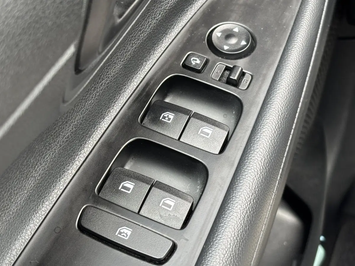 1.0 T-GDI Comfort Smart / Automaat / Dealer onderhouden / Navigatie / Apple Carplay & Android Auto / Achteruitrijcamera / Voor-achteruitrijsensoren /