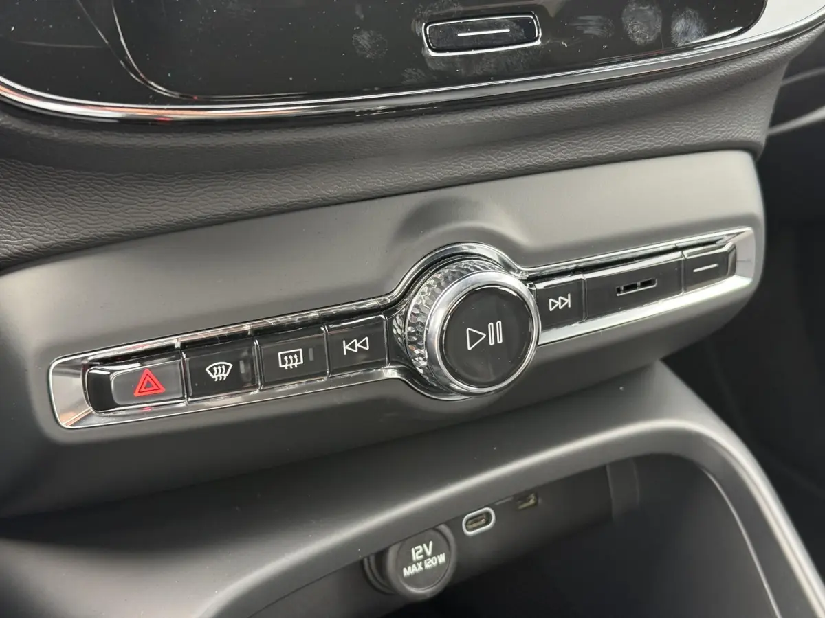 Single Motor Extended Range Plus 82 kWh / Dealer Onderhouden / 94.18% SOH / Elektrische Trekhaak / 1500KG Trekgewicht / Apple Carplay&Android Auto / Achteruitrij Camera /