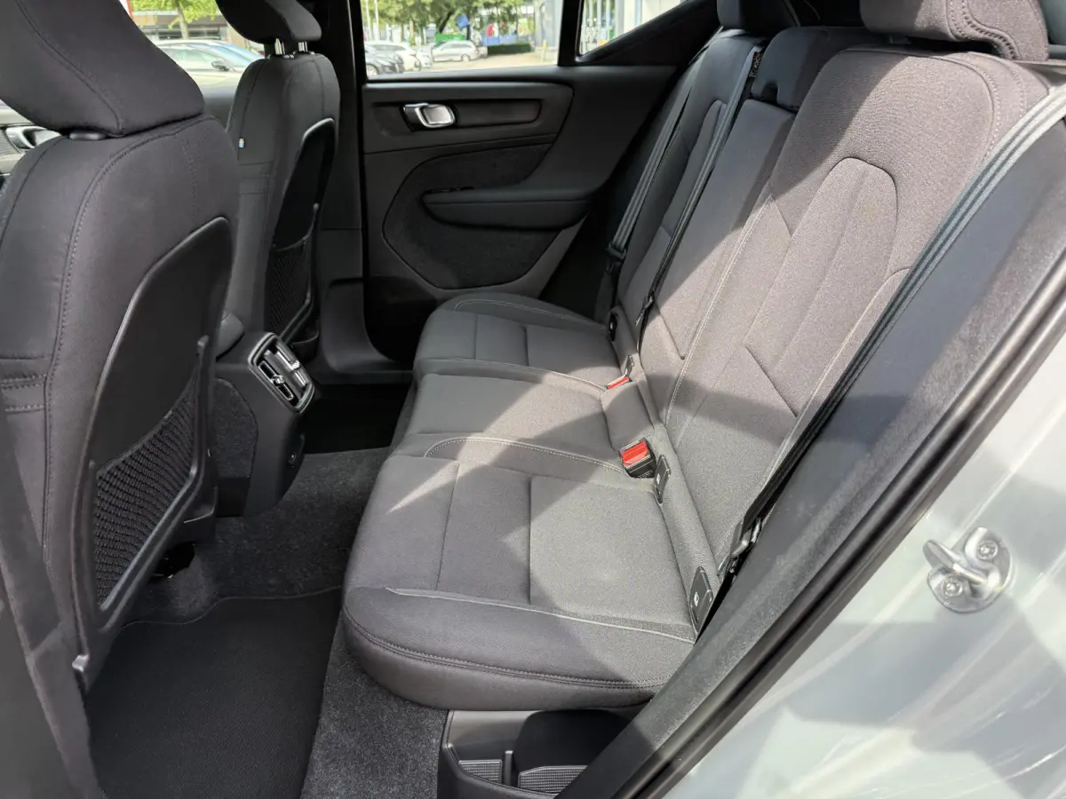 Single Motor Extended Range Plus 82 kWh / Dealer Onderhouden / 94.18% SOH / Elektrische Trekhaak / 1500KG Trekgewicht / Apple Carplay&Android Auto / Achteruitrij Camera /