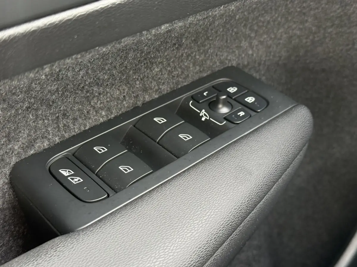 Single Motor Extended Range Plus 82 kWh / Dealer Onderhouden / 94.18% SOH / Elektrische Trekhaak / 1500KG Trekgewicht / Apple Carplay&Android Auto / Achteruitrij Camera /