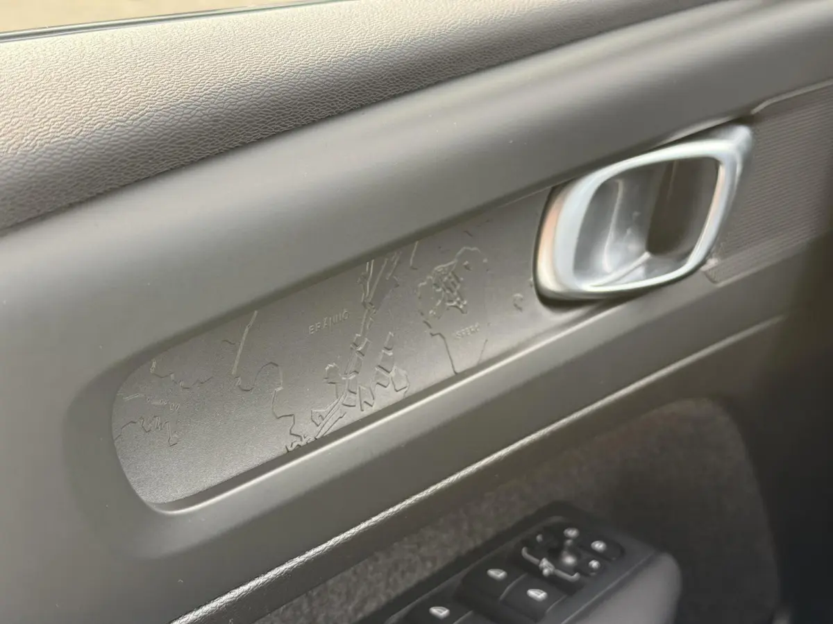 Single Motor Extended Range Plus 82 kWh / Dealer Onderhouden / 94.18% SOH / Elektrische Trekhaak / 1500KG Trekgewicht / Apple Carplay&Android Auto / Achteruitrij Camera /