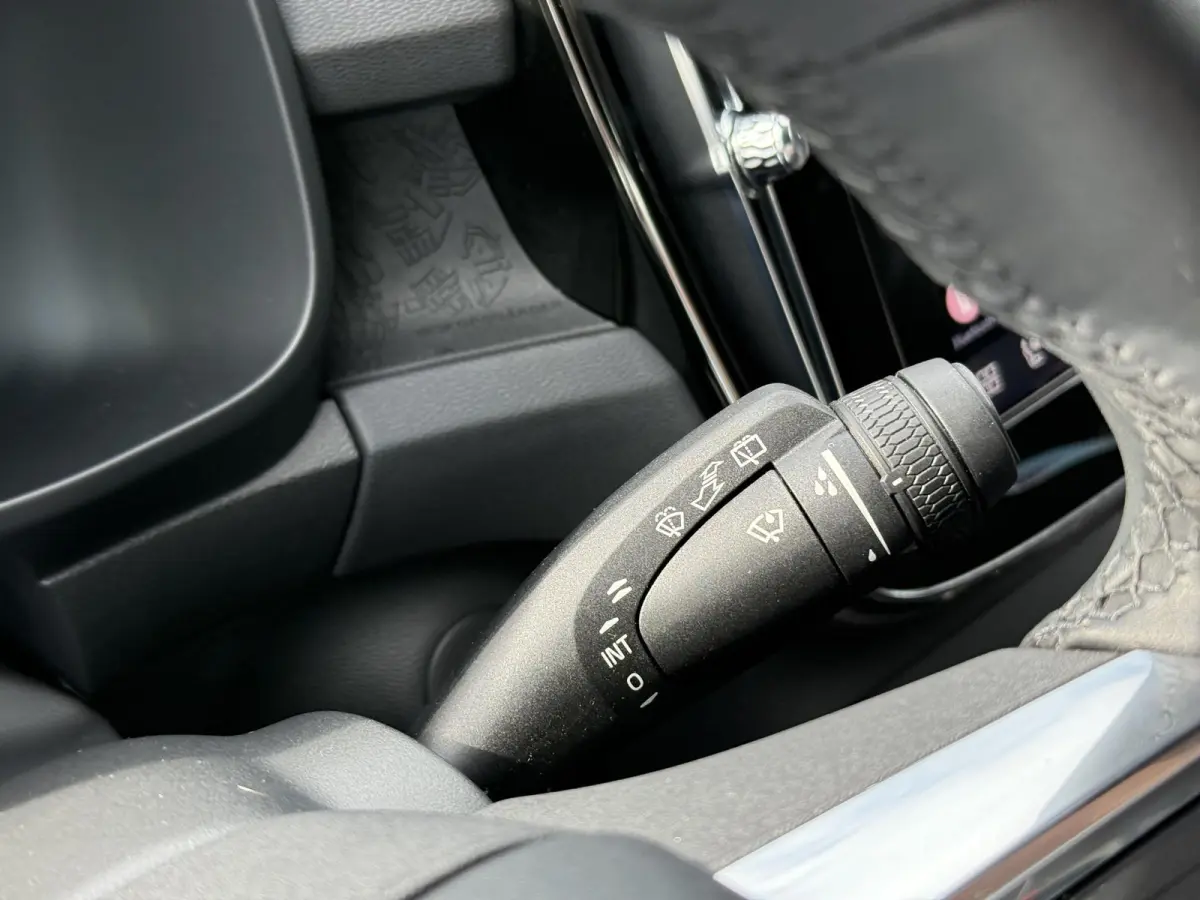 Single Motor Extended Range Plus 82 kWh / Dealer Onderhouden / 94.18% SOH / Elektrische Trekhaak / 1500KG Trekgewicht / Apple Carplay&Android Auto / Achteruitrij Camera /