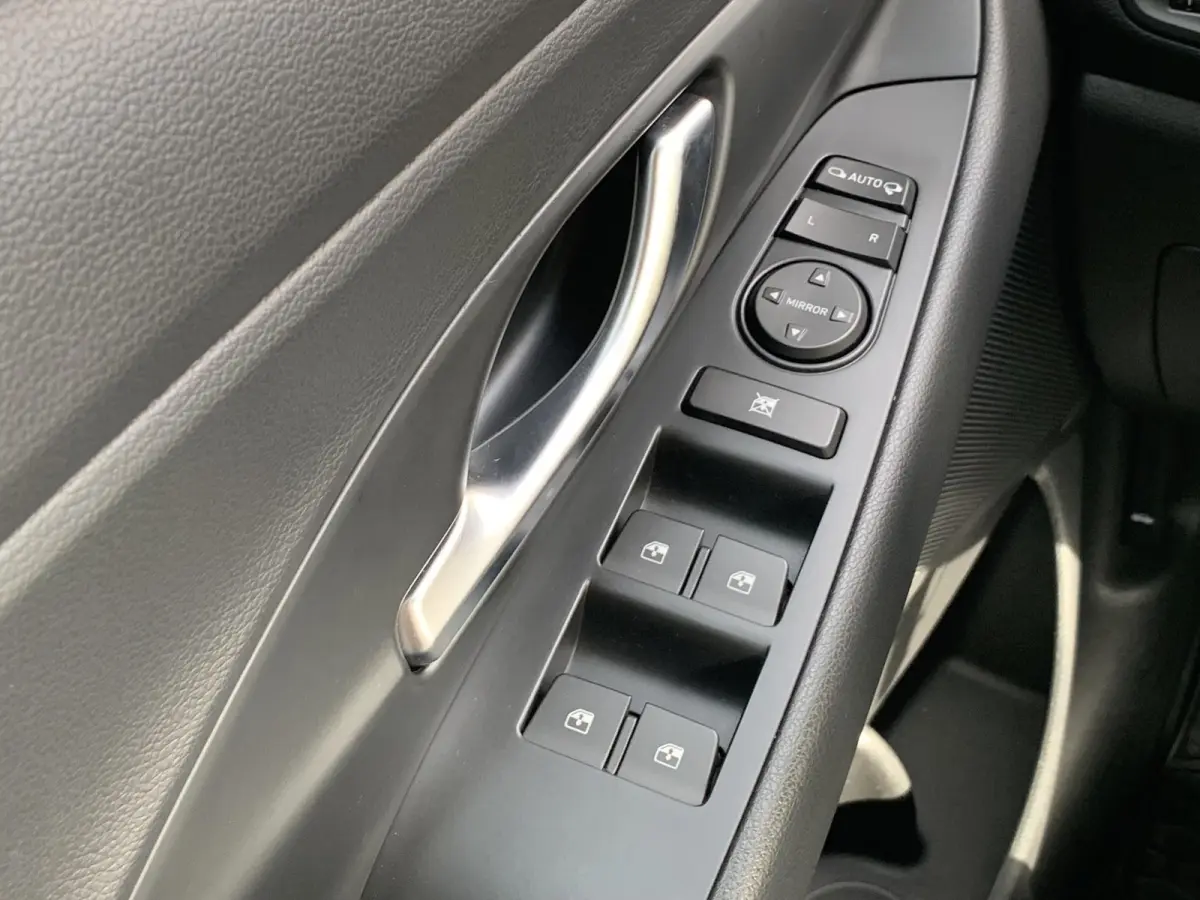1.5 T-GDi MHEV Premium / Dealer onderhouden / Trekhaak / 1410 kg Trekgewicht / Navigatie / Stoel & Stuurverwarming / Apple Carplay & Android Auto /