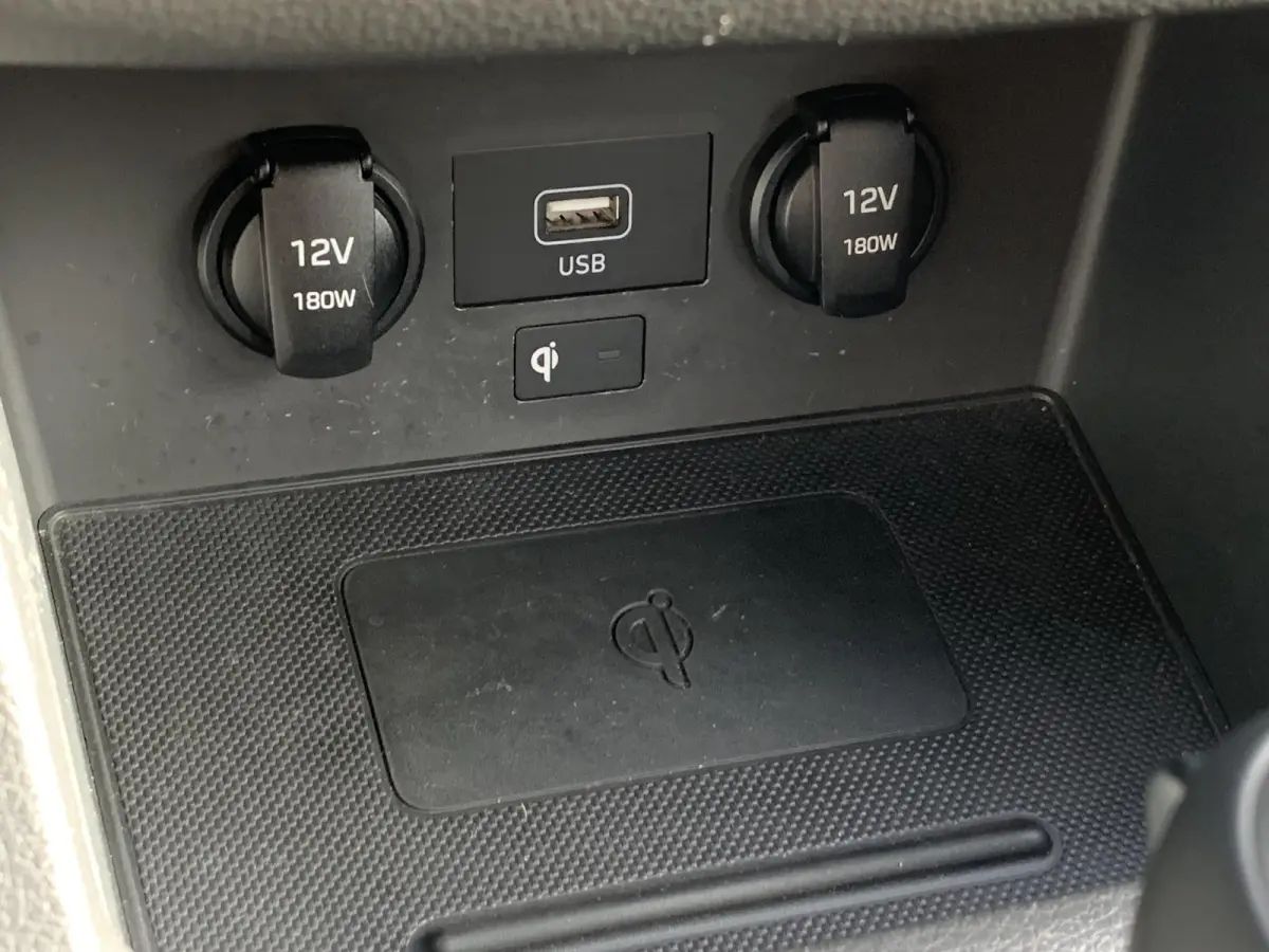 1.5 T-GDi MHEV Premium / Dealer onderhouden / Trekhaak / 1410 kg Trekgewicht / Navigatie / Stoel & Stuurverwarming / Apple Carplay & Android Auto /