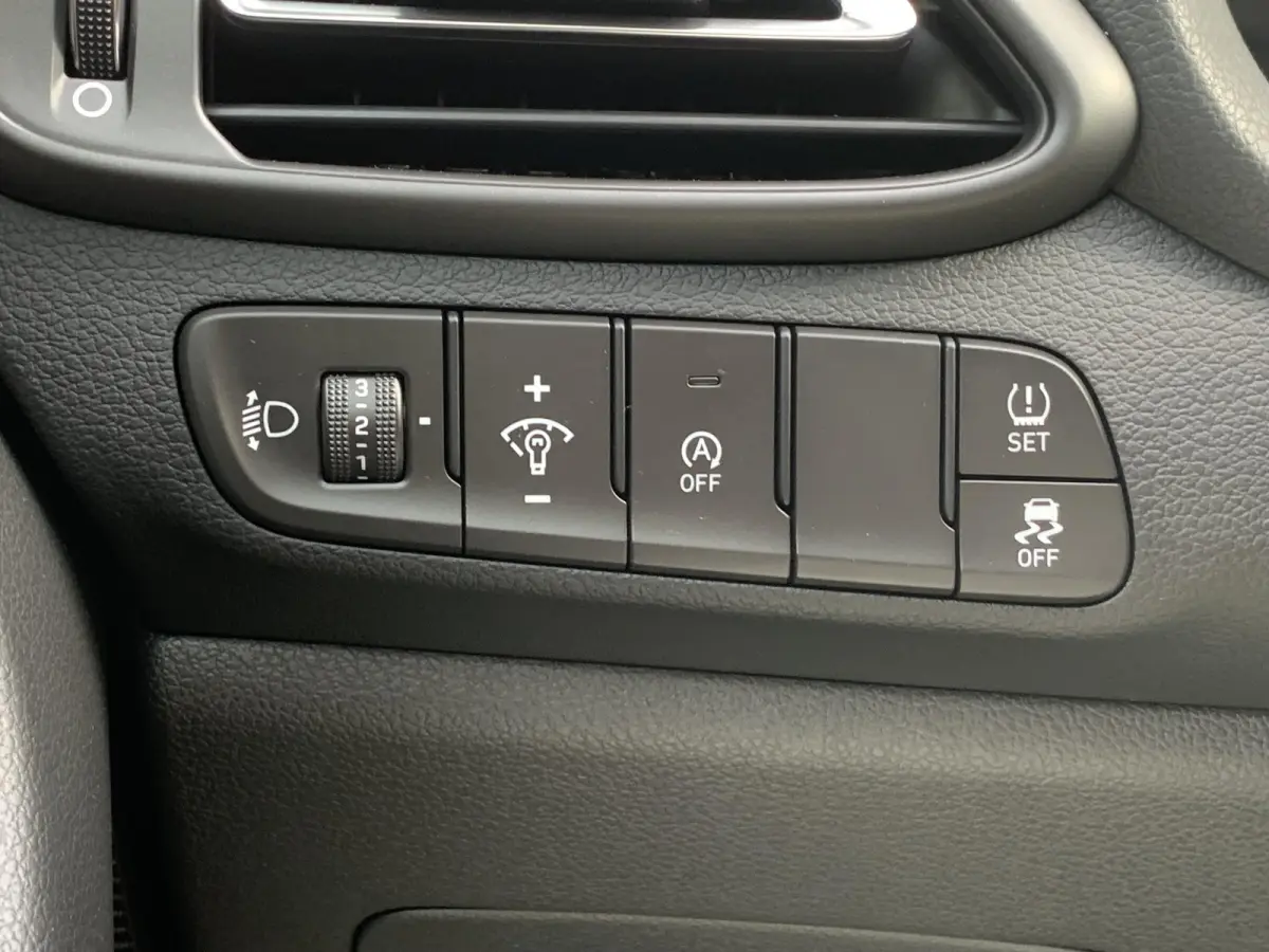 1.5 T-GDi MHEV Premium / Dealer onderhouden / Trekhaak / 1410 kg Trekgewicht / Navigatie / Stoel & Stuurverwarming / Apple Carplay & Android Auto /