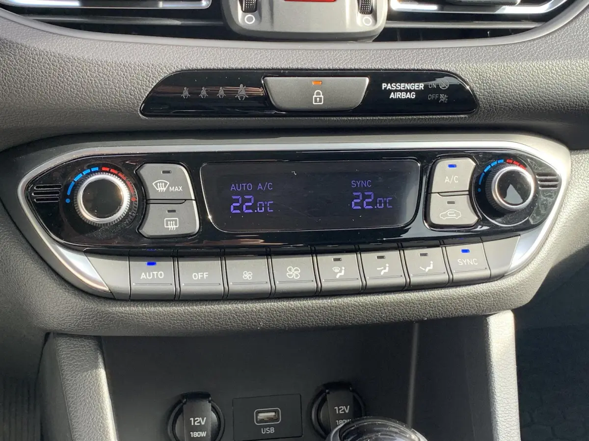 1.5 T-GDi MHEV Premium / Dealer onderhouden / Trekhaak / 1410 kg Trekgewicht / Navigatie / Stoel & Stuurverwarming / Apple Carplay & Android Auto /