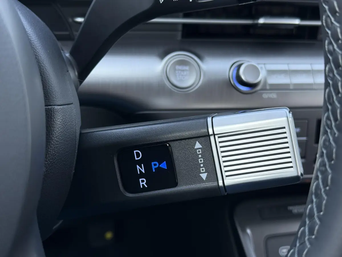 1.6 GDI HEV Comfort Plus / Elektrische Achterklep / Stoel Verwarming V+A / Stuur Verwarming / Keyless / Adaptive Cruise / Navigatie / Apple Carplay&Android Auto /