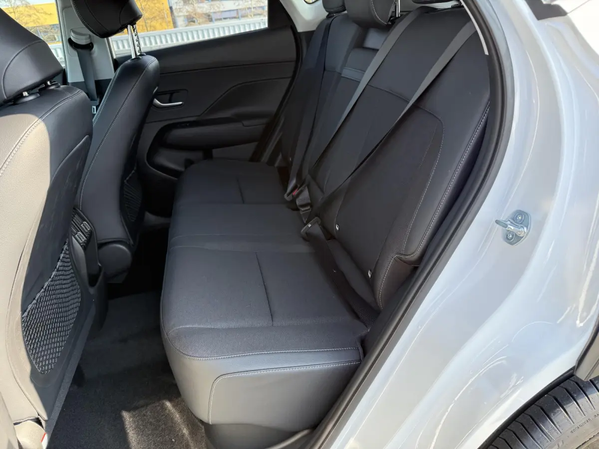 1.6 GDI HEV Comfort Plus / Elektrische Achterklep / Stoel Verwarming V+A / Stuur Verwarming / Keyless / Adaptive Cruise / Navigatie / Apple Carplay&Android Auto /