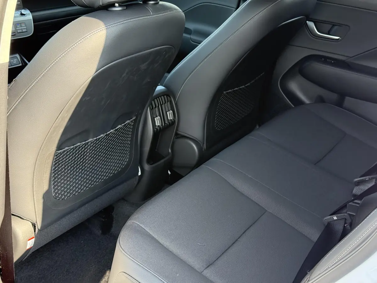 1.6 GDI HEV Comfort Plus / Elektrische Achterklep / Stoel Verwarming V+A / Stuur Verwarming / Keyless / Adaptive Cruise / Navigatie / Apple Carplay&Android Auto /