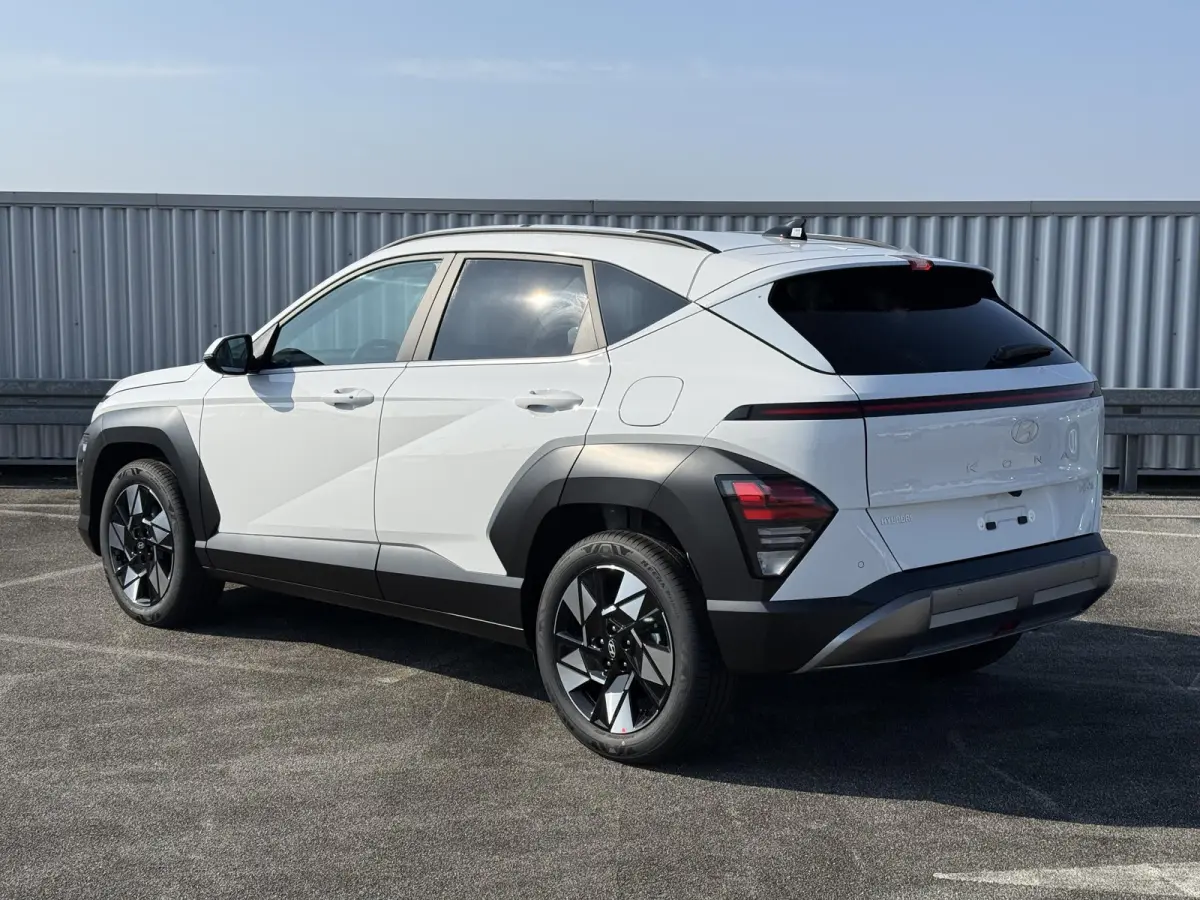 1.6 GDI HEV Comfort Plus / Elektrische Achterklep / Stoel Verwarming V+A / Stuur Verwarming / Keyless / Adaptive Cruise / Navigatie / Apple Carplay&Android Auto /