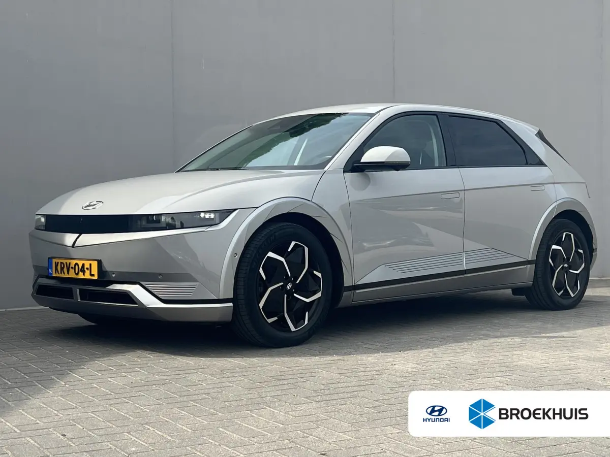 Connect 77.4 kWh / Fabrieksgarantie tot 05-2028 / Accu SoH 100 % / 1.600 kg trekgewicht / WLTP 507 km stad 710 km / CCS snel laden / Elektr. stoelen & klep / Stuur-, stoel- en achterbankverw