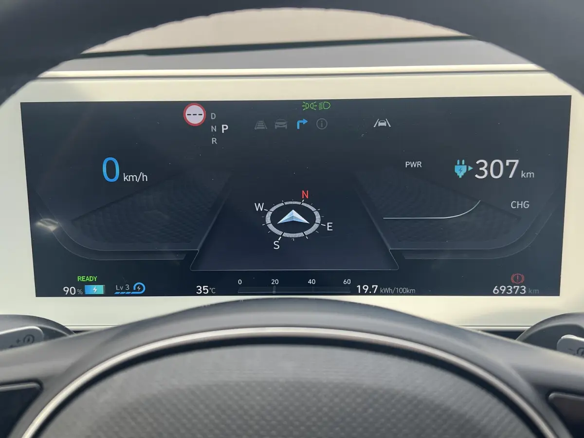 Connect 77.4 kWh / Fabrieksgarantie tot 05-2028 / Accu SoH 100 % / 1.600 kg trekgewicht / WLTP 507 km stad 710 km / CCS snel laden / Elektr. stoelen & klep / Stuur-, stoel- en achterbankverw